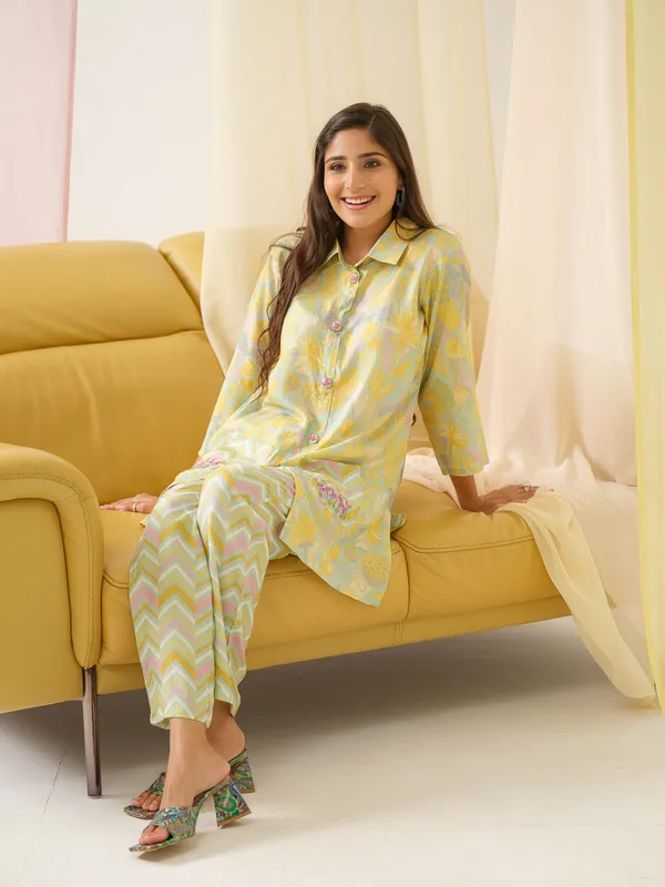 Multi_Shirt_Collar_Printed_Shirt_Trousers