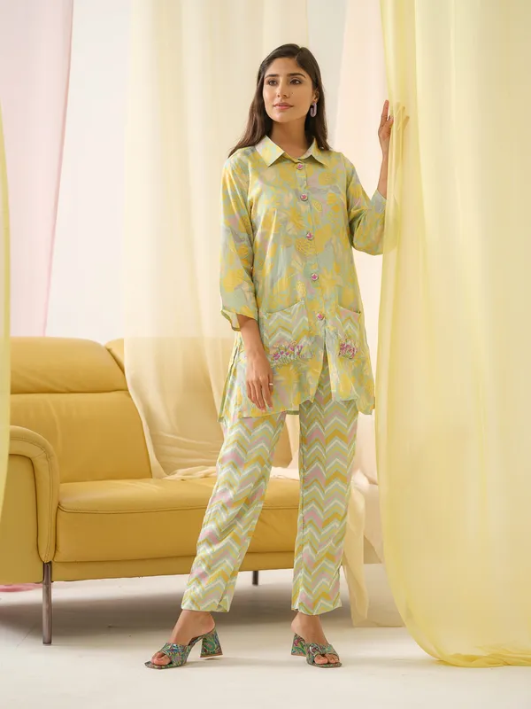 Multi_Shirt_Collar_Printed_Shirt_Trousers