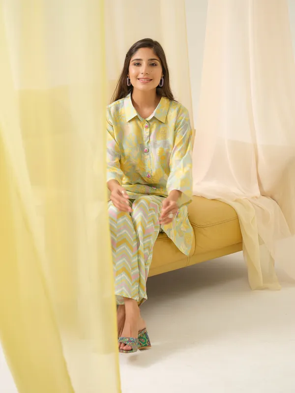 Multi_Shirt_Collar_Printed_Shirt_Trousers