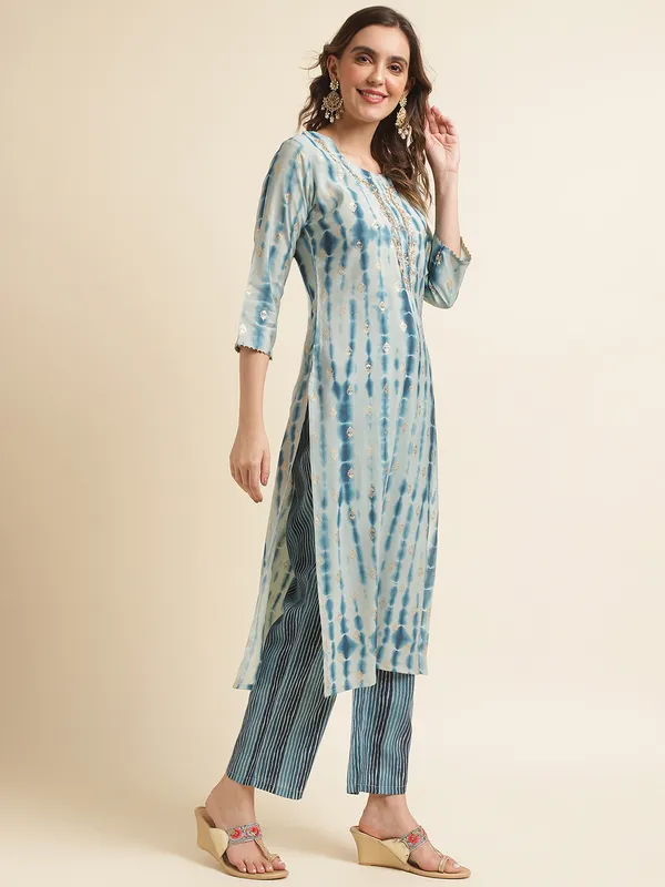Blue_Geometric_Embroidered_Straight_Kurta_and_Trousers_With_Dupatta