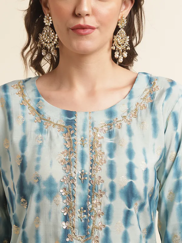 Blue_Geometric_Embroidered_Straight_Kurta_and_Trousers_With_Dupatta