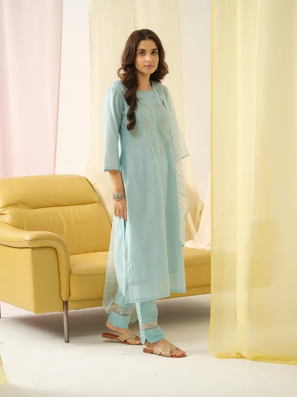 Sea_Green_Yoke_Design_Woven_Design_Straight_Kurta_and_Trousers_With_Dupatta
