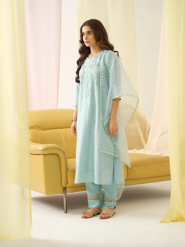 Sea_Green_Yoke_Design_Woven_Design_Straight_Kurta_and_Trousers_With_Dupatta
