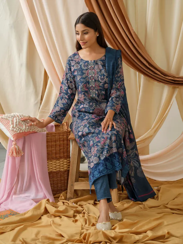 women_Blue_Floral_Printed_Kurta_and_Trousers_With_Dupatta