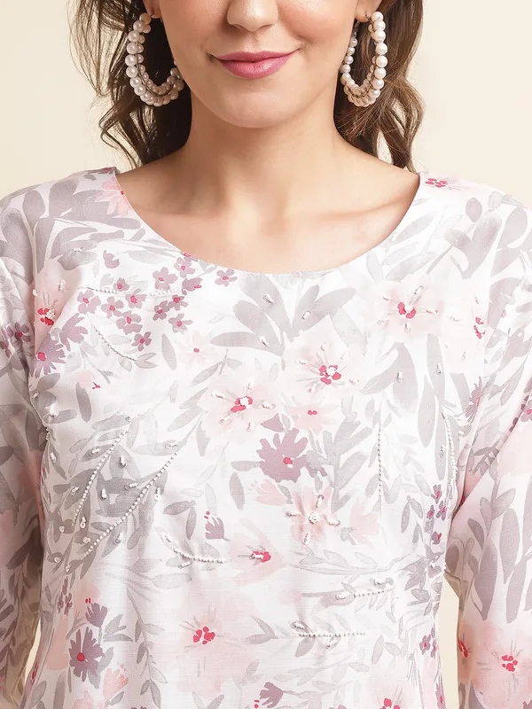 Women_Green_Floral_Straight_Kurta_Sets