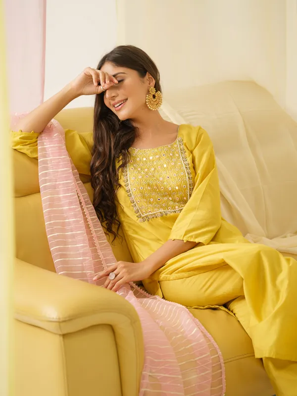 Yellow_Yoke_Design_Woven_Design_Straight_Kurta_and_Trousers_With_Dupatta