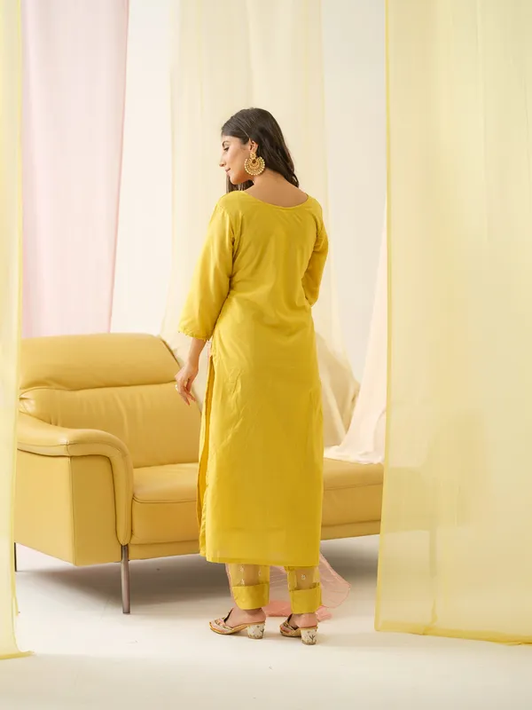 Yellow_Yoke_Design_Woven_Design_Straight_Kurta_and_Trousers_With_Dupatta