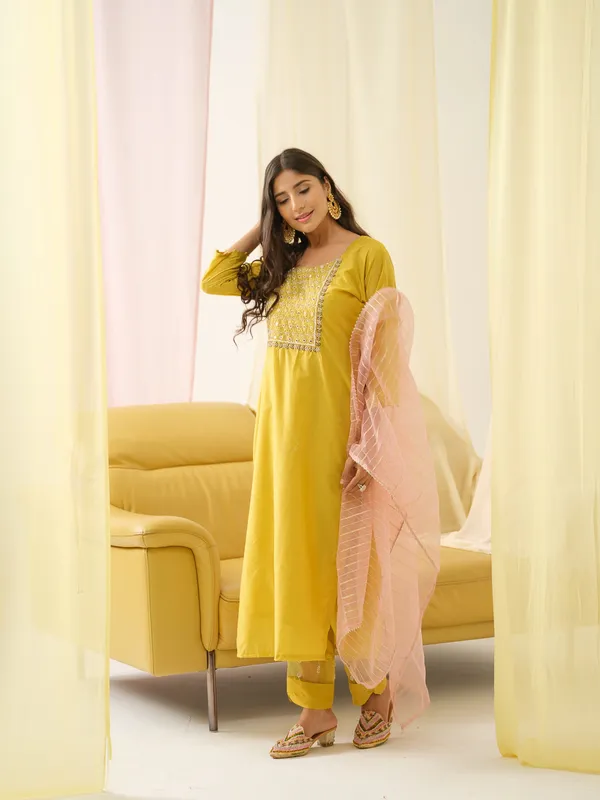 Yellow_Yoke_Design_Woven_Design_Straight_Kurta_and_Trousers_With_Dupatta