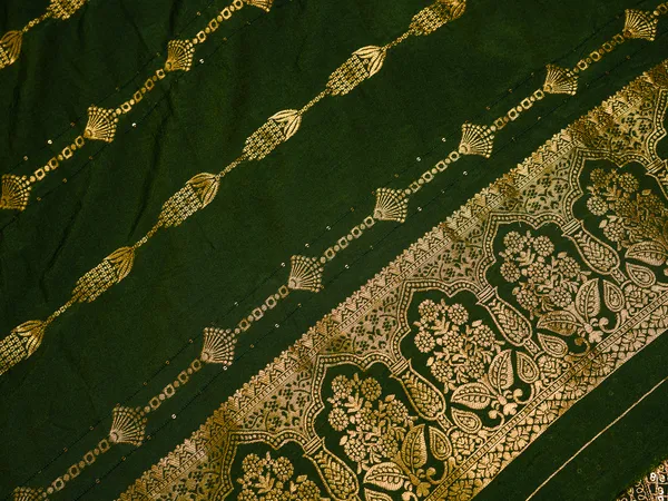 Green_Yoke_Design_Woven_Design_Straight_Kurta_and_Trousers_With_Dupatta