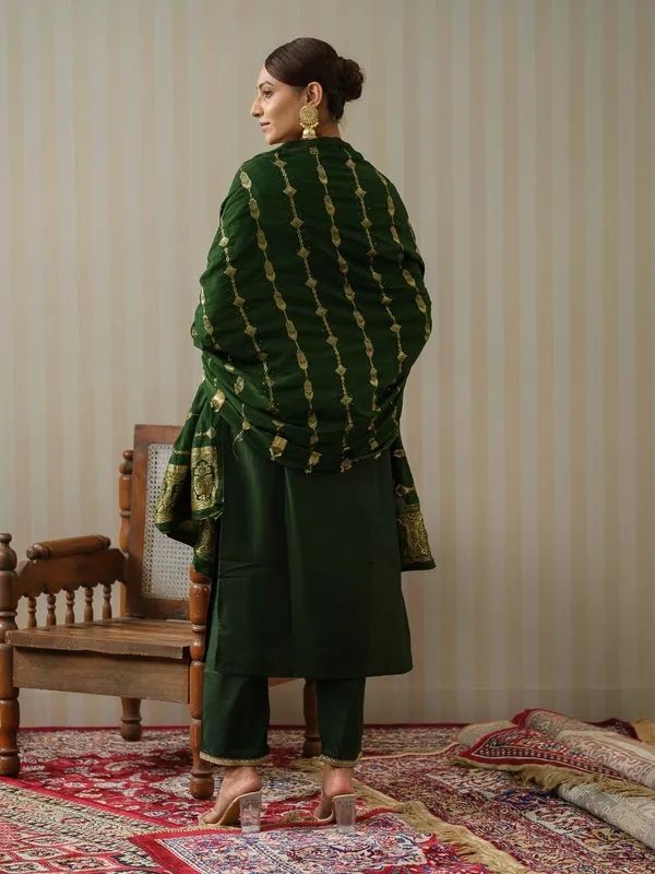 Green_Yoke_Design_Woven_Design_Straight_Kurta_and_Trousers_With_Dupatta