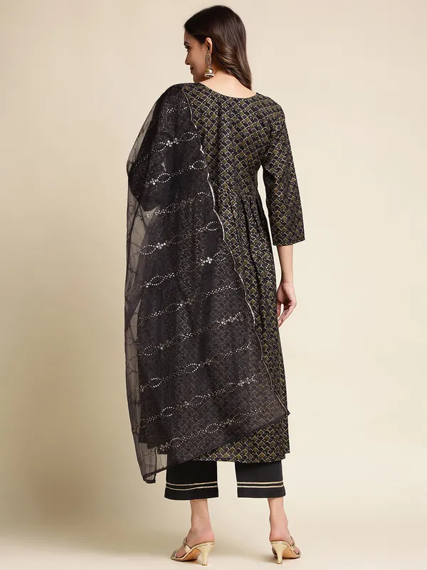 Black_Yoke_Design_A-Line_Kurta_and_Trousers_With_Dupatta
