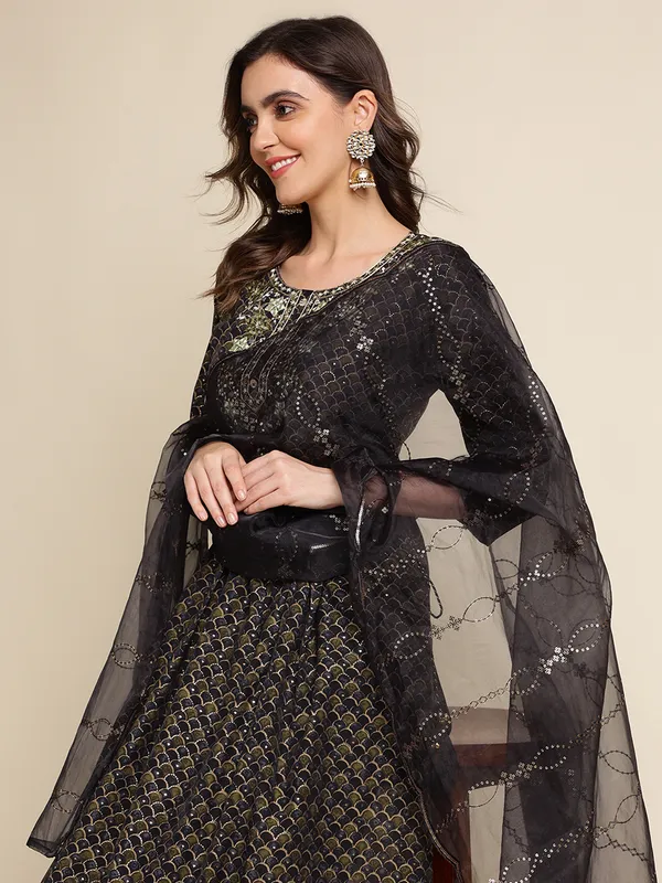 Black_Yoke_Design_A-Line_Kurta_and_Trousers_With_Dupatta