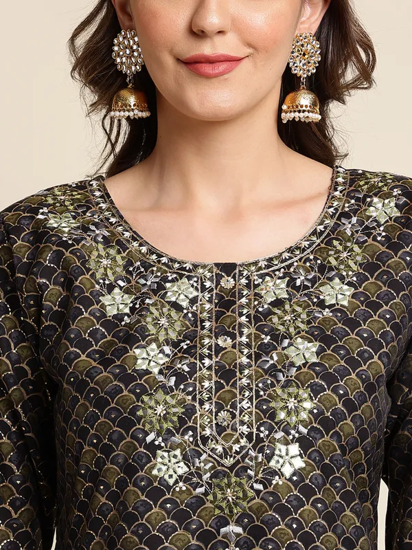 Black_Yoke_Design_A-Line_Kurta_and_Trousers_With_Dupatta
