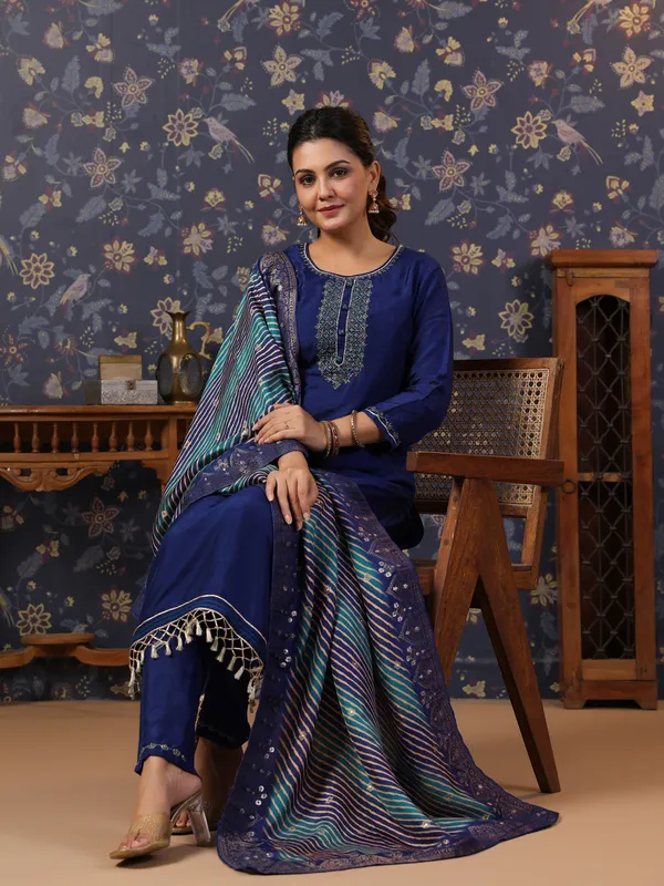 Women_Navy_Blue_Embroidered_Straight_Kurta_and_Palazzos_With_Dupatta
