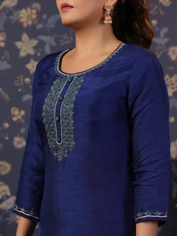 Women_Navy_Blue_Embroidered_Straight_Kurta_and_Palazzos_With_Dupatta