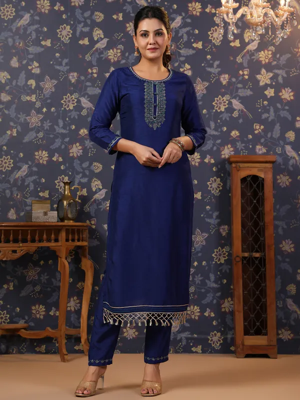 Women_Navy_Blue_Embroidered_Straight_Kurta_and_Palazzos_With_Dupatta