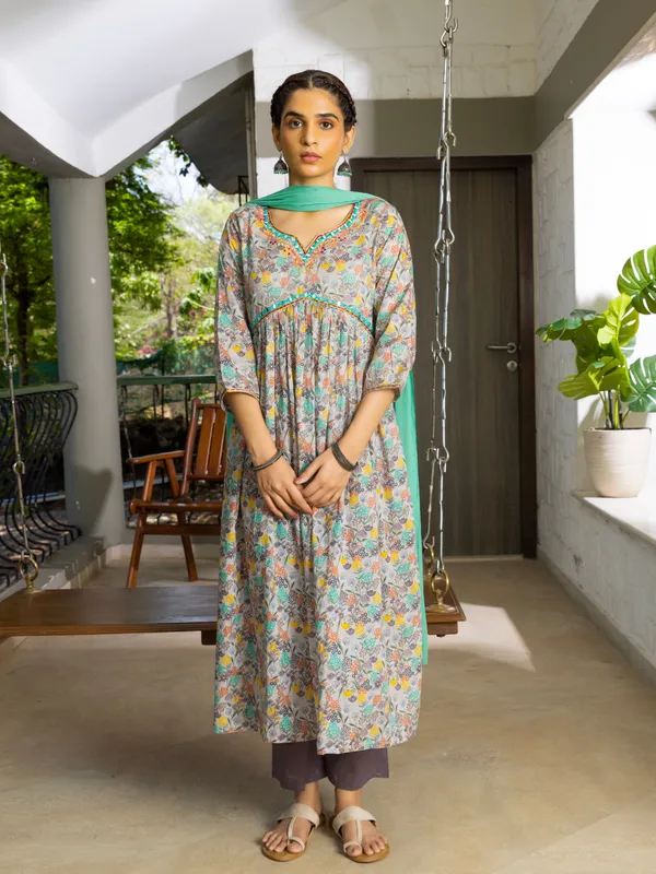 Pink_Printed_Straight_Three-Quarter_Sleeves_Kurta_Sets