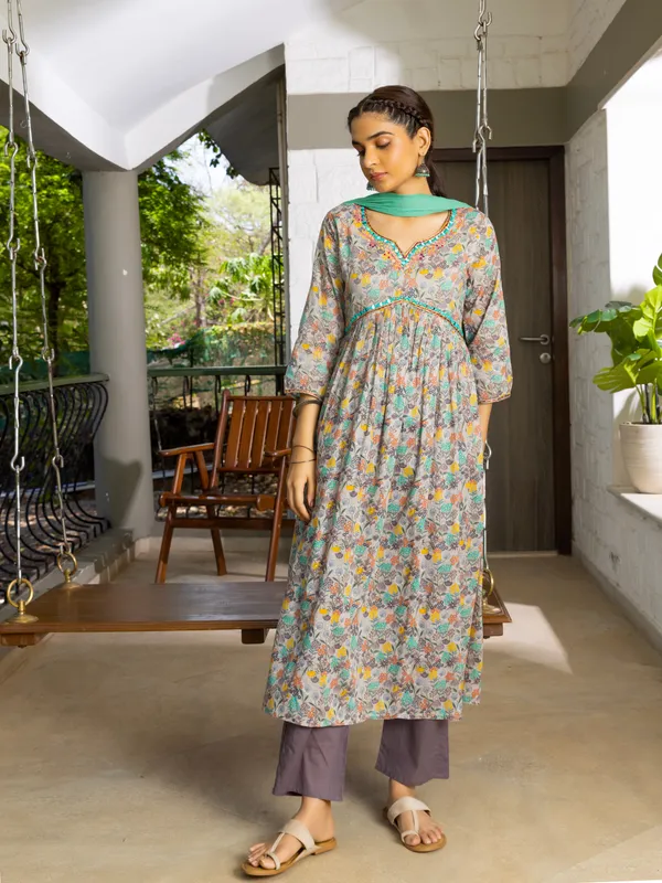 Pink_Printed_Straight_Three-Quarter_Sleeves_Kurta_Sets