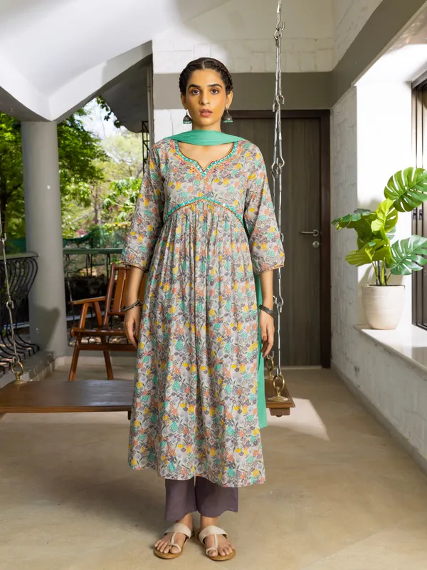 Pink_Printed_Straight_Three-Quarter_Sleeves_Kurta_Sets