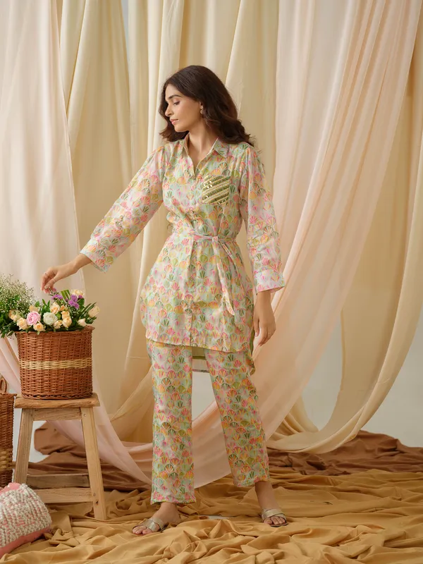Women__Green_Floral_Printed_Tunic_and_Trousers
