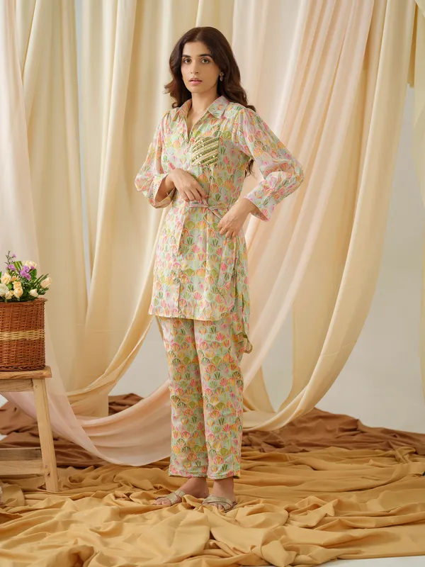Women__Green_Floral_Printed_Tunic_and_Trousers