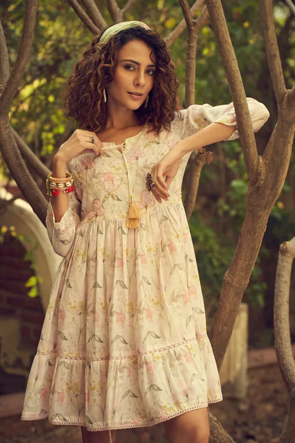 Off_White_Flared_Printed_Empire_Ethnic_Dresses