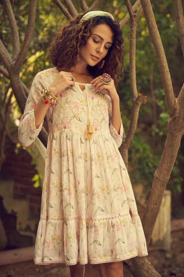 Off_White_Flared_Printed_Empire_Ethnic_Dresses