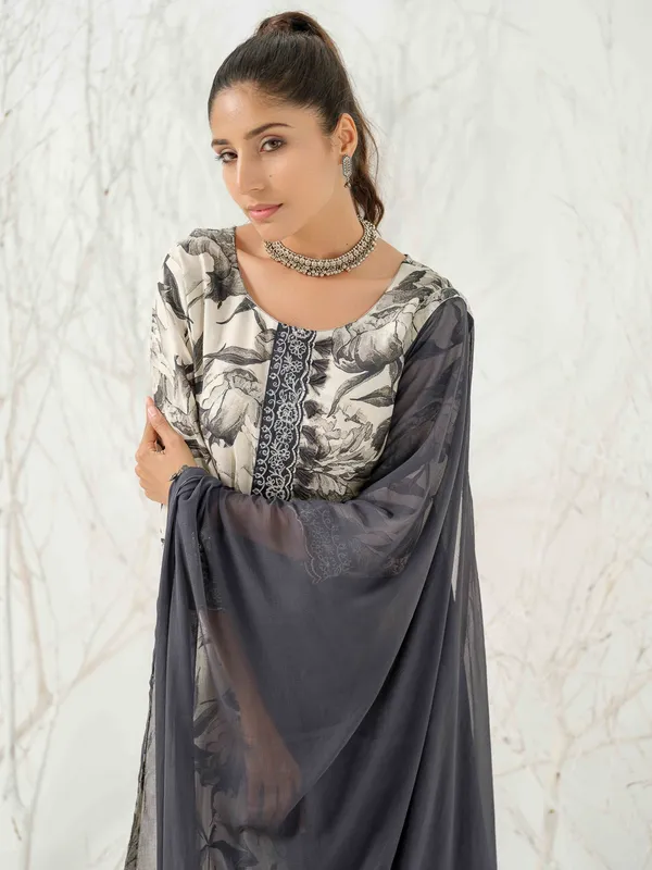 Black_&_White_Floral_Embroidered_Straight_Kurta_and_Trousers_With_Dupatta