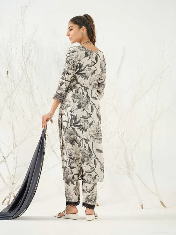 Black_&_White_Floral_Embroidered_Straight_Kurta_and_Trousers_With_Dupatta