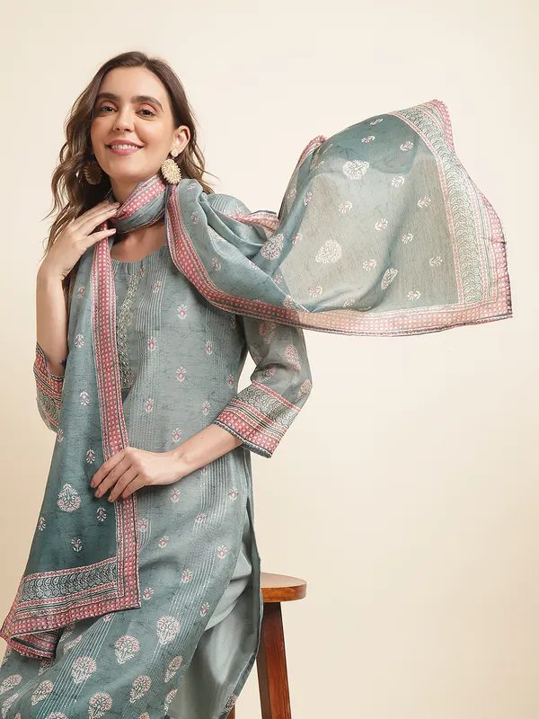 Women_White_Floral_Straight_Kurta_Sets