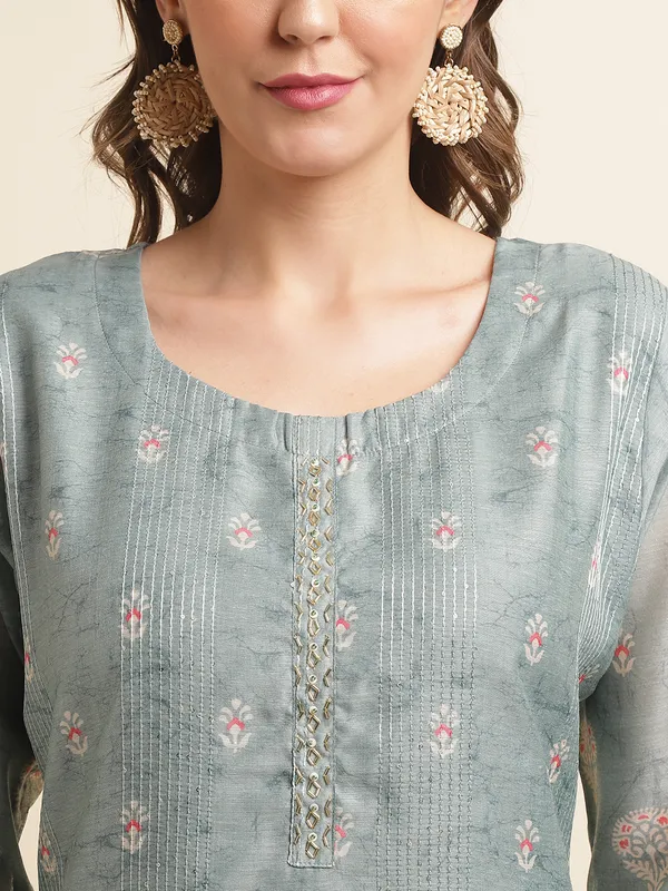 Women_White_Floral_Straight_Kurta_Sets