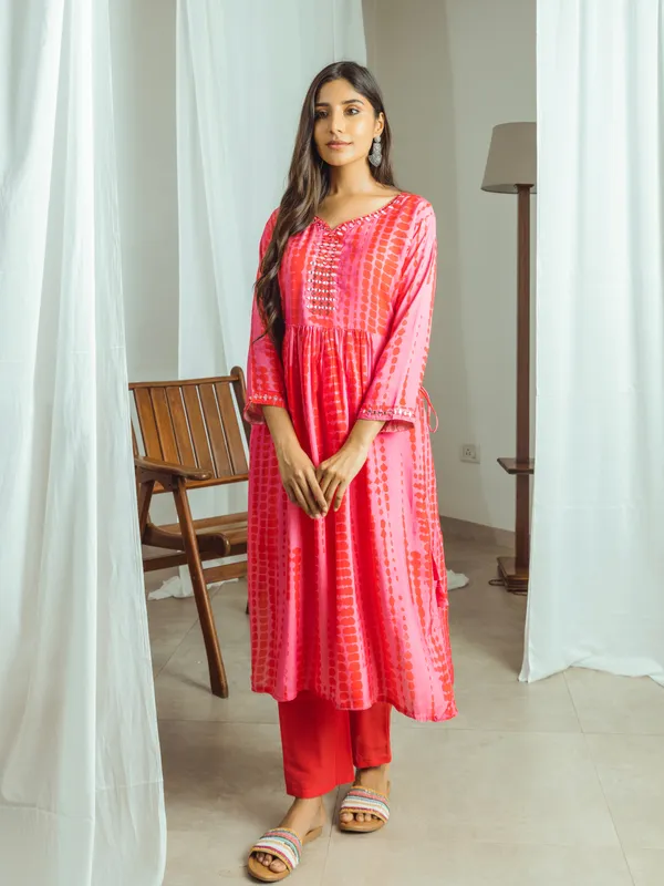 Pink_Self_Design_Flared_Three-Quarter_Sleeves_Kurta_Sets