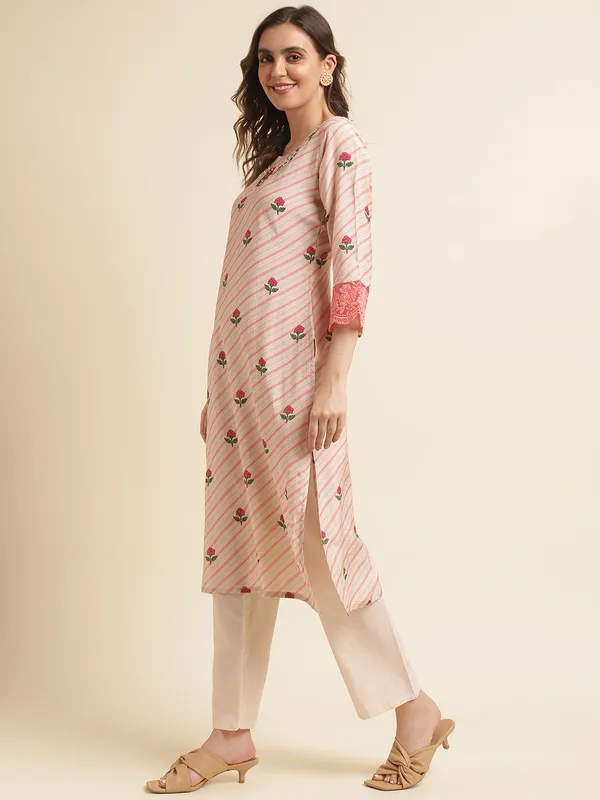Women_White_Floral_Straight_Kurta_Sets