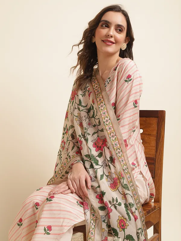 Women_White_Floral_Straight_Kurta_Sets
