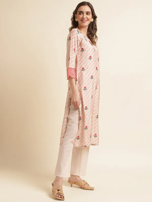 Women_White_Floral_Straight_Kurta_Sets