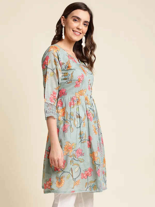 Women_Green_Regular_Printed_Floral_Tops