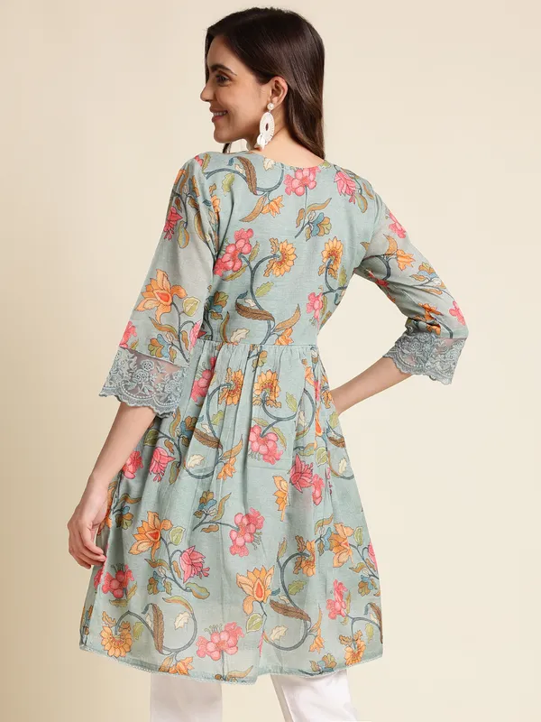 Women_Green_Regular_Printed_Floral_Tops