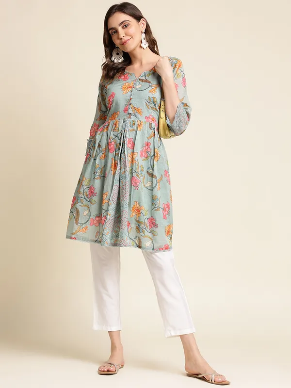 Women_Green_Regular_Printed_Floral_Tops