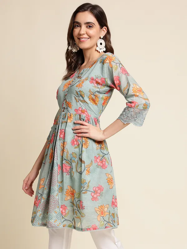 Women_Green_Regular_Printed_Floral_Tops