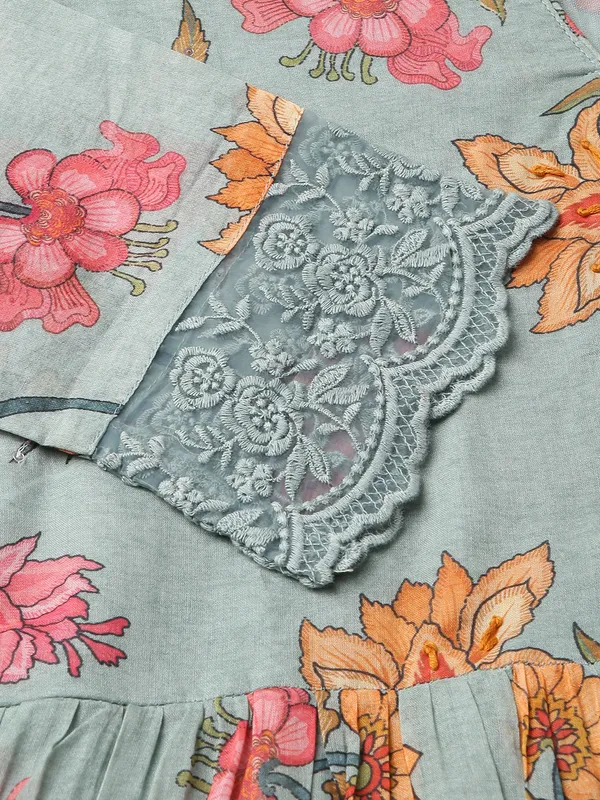 Women_Green_Regular_Printed_Floral_Tops