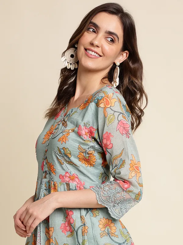 Women_Green_Regular_Printed_Floral_Tops