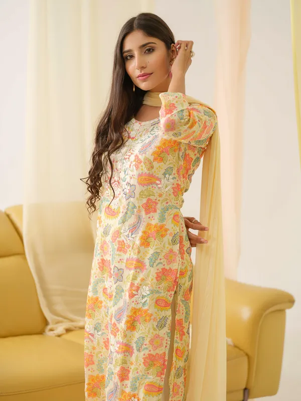 White_Yoke_Design_Floral_Straight_Kurta_and_Trousers_With_Dupatta