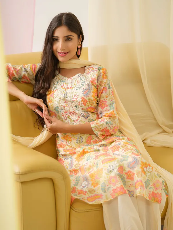 White_Yoke_Design_Floral_Straight_Kurta_and_Trousers_With_Dupatta