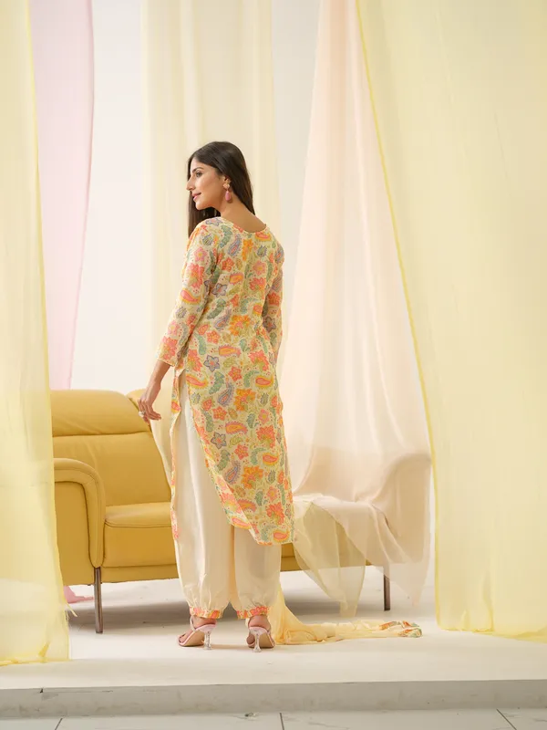 White_Yoke_Design_Floral_Straight_Kurta_and_Trousers_With_Dupatta