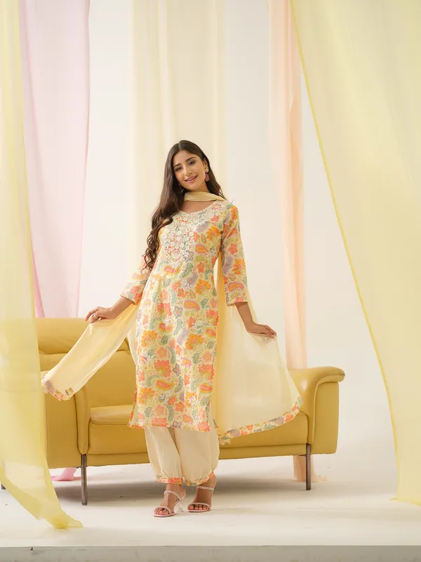 White_Yoke_Design_Floral_Straight_Kurta_and_Trousers_With_Dupatta