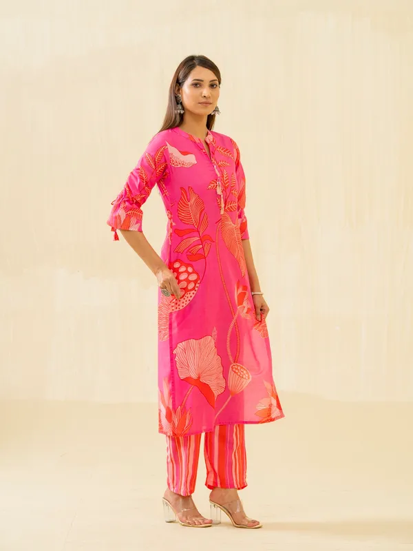 Pink_Floral_Printed_Straight_Kurta_and_Trousers