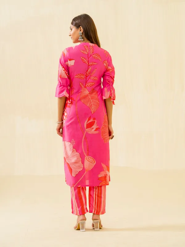 Pink_Floral_Printed_Straight_Kurta_and_Trousers