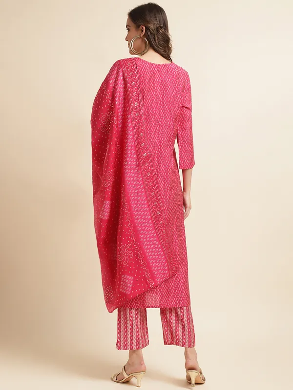 Women_White_Floral_Straight_Kurta_Sets