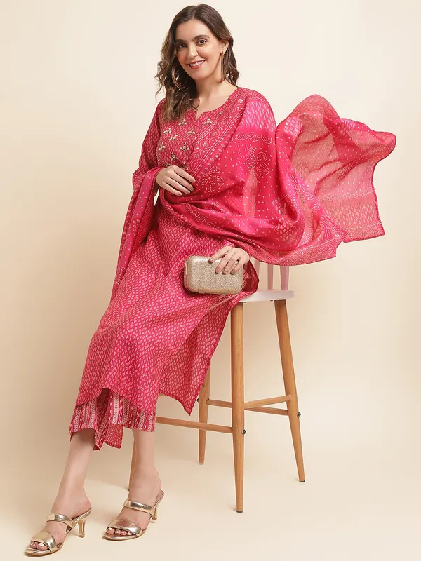 Women_White_Floral_Straight_Kurta_Sets