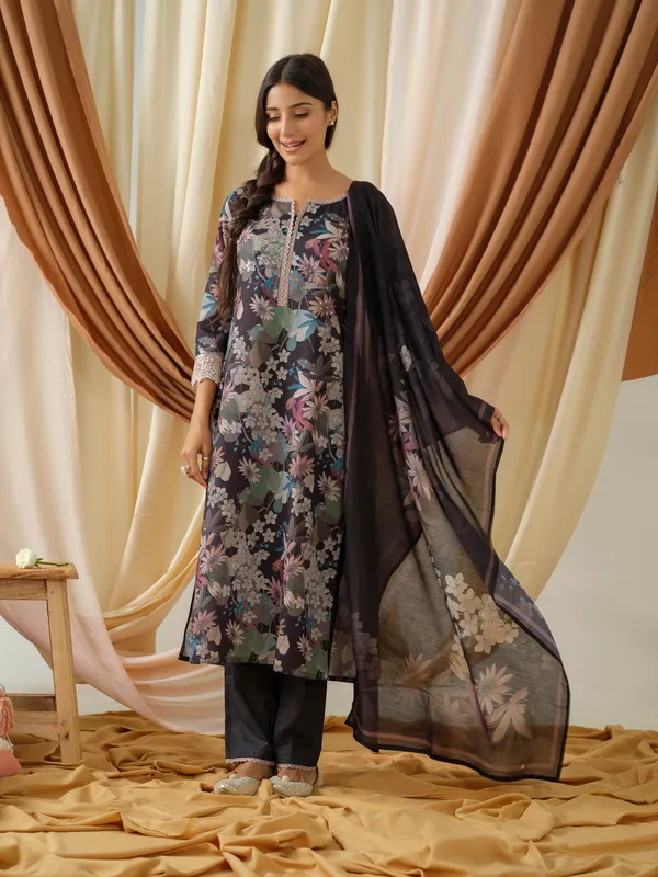 women_Multi_Floral_Printed_Kurta_and_Trousers_With_Dupatta